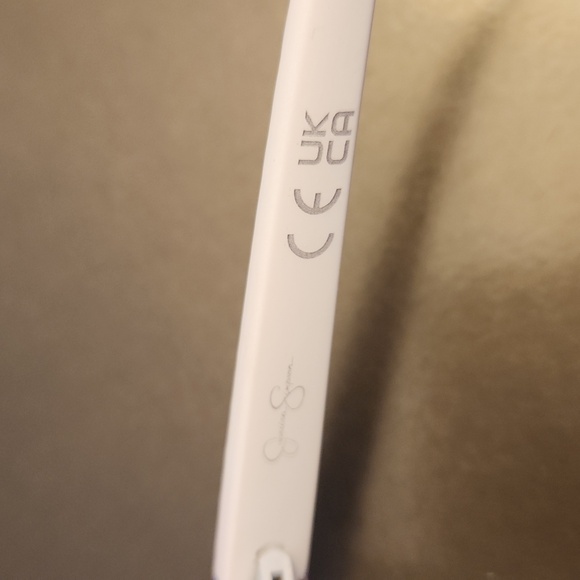 Jessica Simpson Sunglasses - Picture 5 of 5